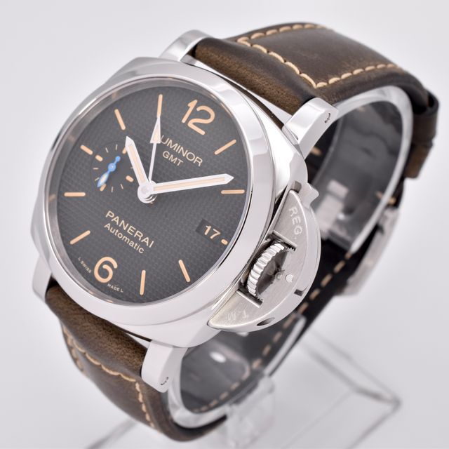 Panerai Luminor GMT PAM01535 Image 2